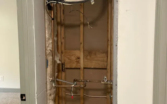 Supply-Line Failure Water Damage in a Stamford home