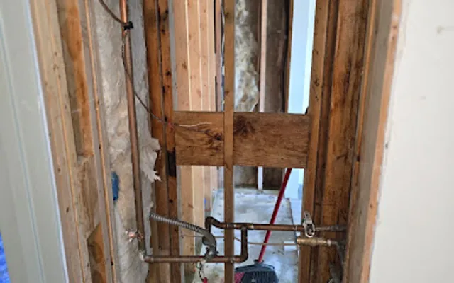Frozen Pipe Water Damage in a Stamford home
